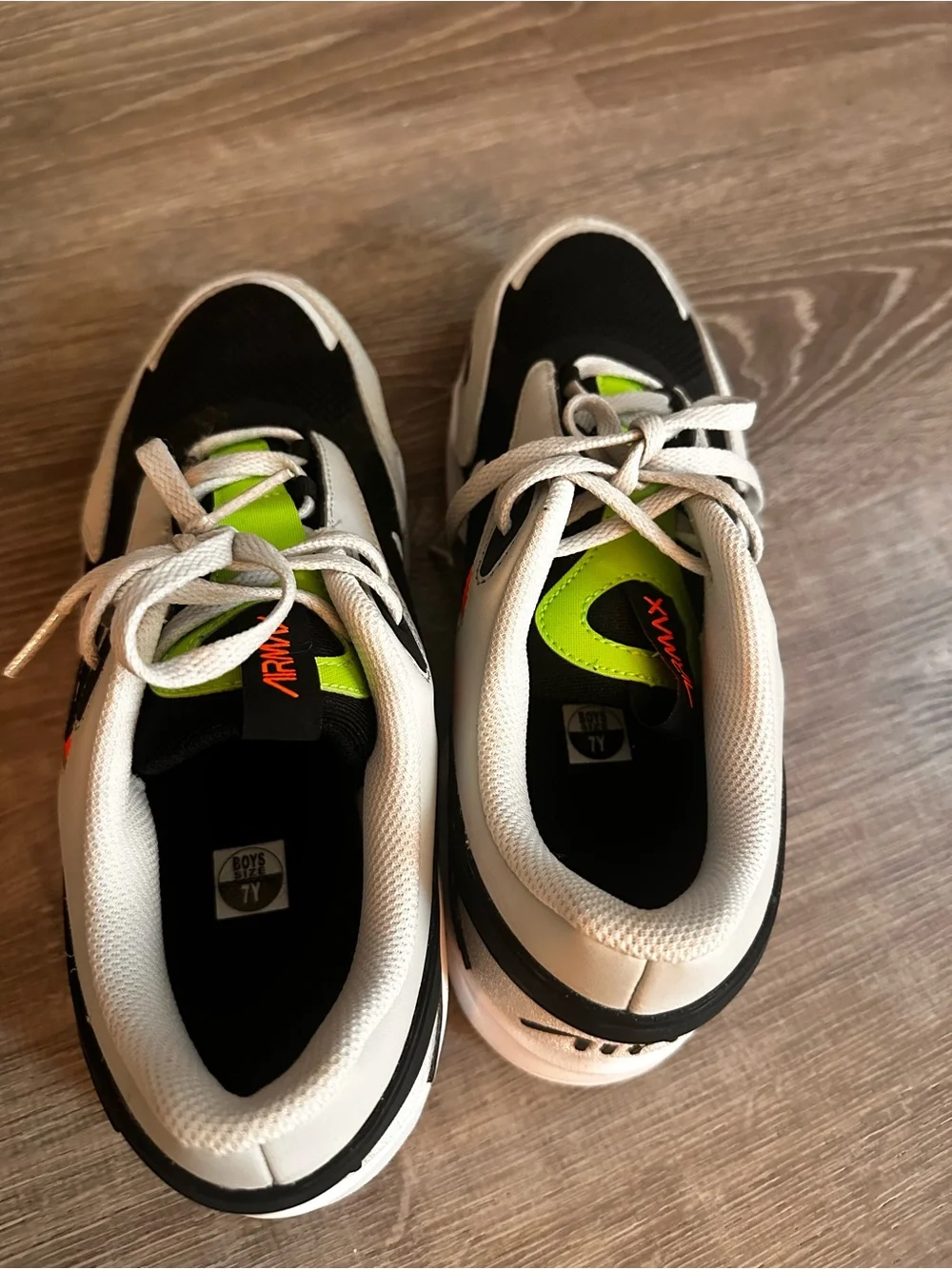 Nike Kids' Black & White Sneakers with Neon Green Accent Boys 7Y